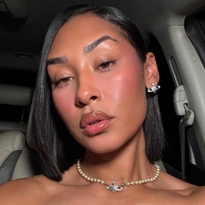 santanaz_xo's profile picture. 