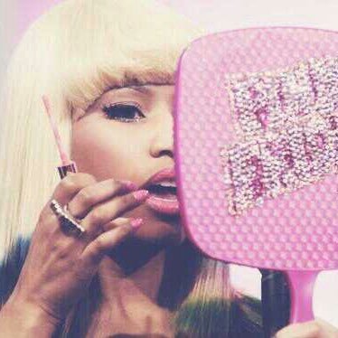 queenliyah19223's profile picture. 