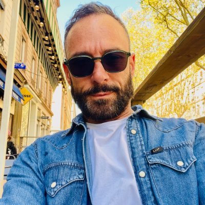 EricFossoul's profile picture. That's Me !
• Cofounder L'Arrière-Cour
• Publisher Chabe, Photo book
• Coach Hacking Heath Camp and workshops