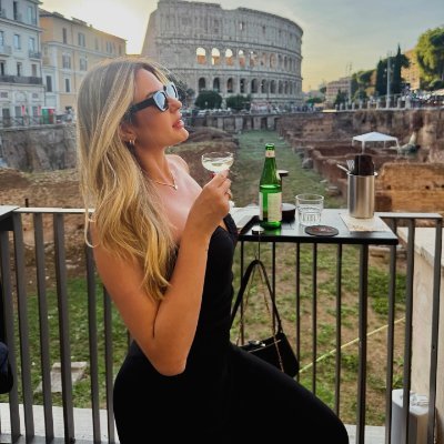 EulalieLucas_18's profile picture. Life will not let down those who take it seriously.