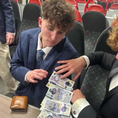 elis_24_'s profile picture. Former college footballer.