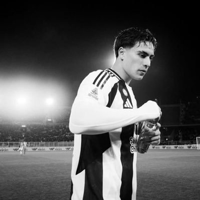 EfendiYasuo's profile picture. Önce fenerbahçe sonrasına bakarız