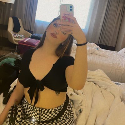 lexisnextdoor_'s profile picture. 