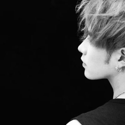 zhouqiaoling520's profile picture. 