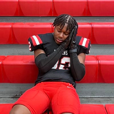 Bug2different's profile picture. || CLASS OF 2026 || || 5’8 185IBS || OLB\N || || 3.1 GPA || YAZOO CITY HS || EMAIL: Mekhilee07@icloud.com