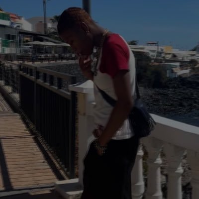 CJames_05's profile picture. 5-Figures monthly by selling eBooks on Amazon KDP, Gumroad & Shopify (without writing)