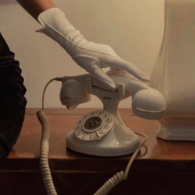 l2jr9's profile picture. شي من حدّة مزاجي وشيٍ من الظروف.