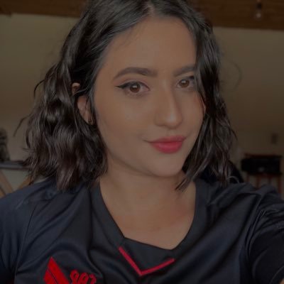 ketlincristine_'s profile picture. A vida é uma grande piada de mau gosto.
