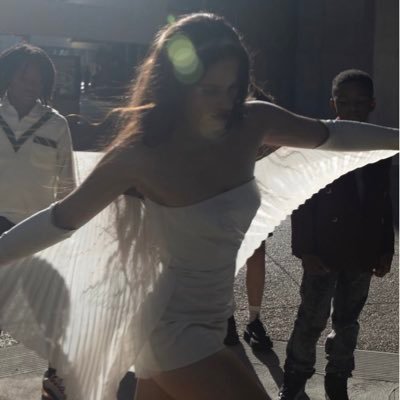 untouchedstyle's profile picture. to live for the hope of it all