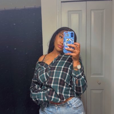 butterflybryy_'s profile picture. Your Certified Lover Girl w a twisttt🫶🏽