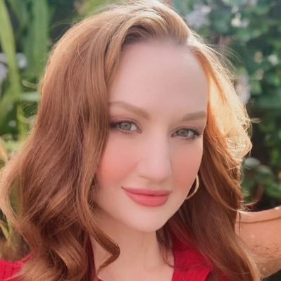 QuantumSheklnah's profile picture. 𝓓𝓲𝓿𝓲𝓷𝓮 𝓕𝓮𝓶𝓲𝓷𝓲𝓷𝓮 𝓐𝓵𝓬𝓱𝓮𝓶𝓲𝓼𝓽, Medium, https://t.co/rLwZCYdOQu series with Lifetime TV Raising Spirits 🔮 . and serious love ❤️