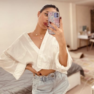 MaybeeeMoon's profile picture. کوچ من از نهایتم بود.