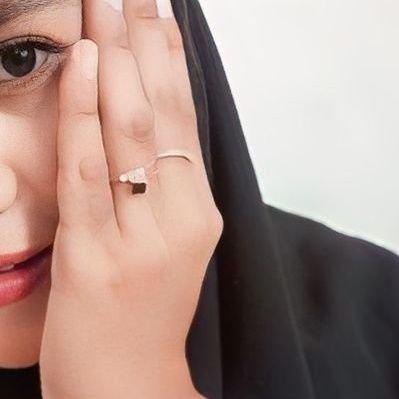 selvipratiwi207's profile picture. 