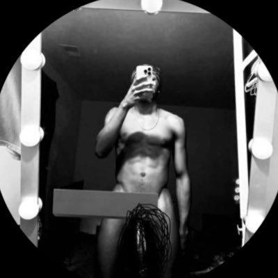 only1nedaee's profile picture. you will see this dick 🍆😩