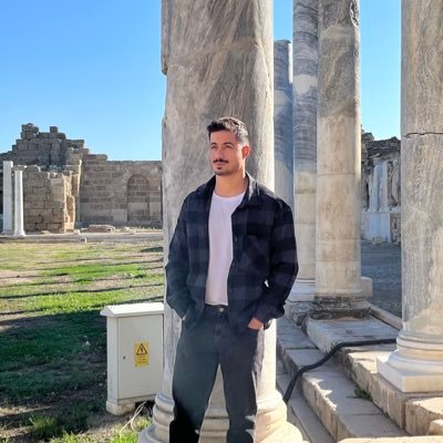 231407A's profile picture. Ufak çaplı bir yatırımcı diyelim genelde Nasdaq da dolaşır 👑antalya