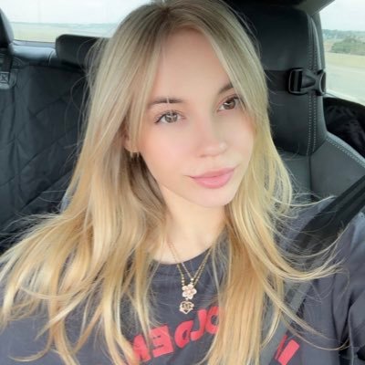 mikkjeanne's profile picture. streamer • wow healer