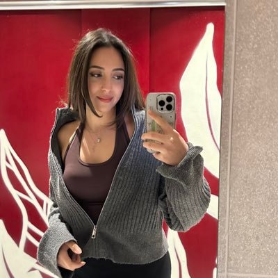 arzugurarslan's profile picture. 