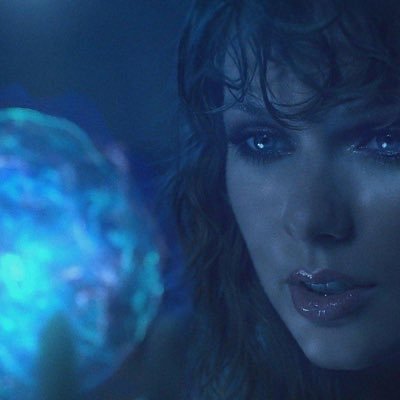 fateofliztay's profile picture. 22 | ˚₊· you drew stars around my scars ˚₊·