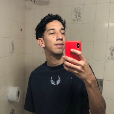 AlexMartin61644's profile picture. Feliz, pero no Mucho.