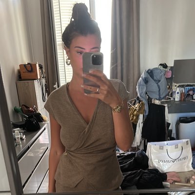 annahss_'s profile picture. 24 yo 🥰 | Écris moi ici si tu veux discuter 😘👇🏻