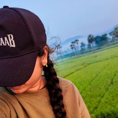 Rebelgirl101124's profile picture. #prabhas 🫶🏻❤️‍🩹
Nenu naa Darling anthey 🌝🩵
#Motherofdragons 🐲🐉
#Feminism ✨