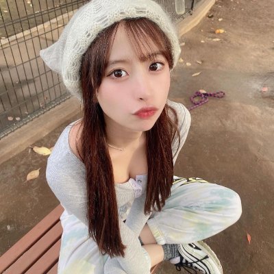 emi326174487024's profile picture. 