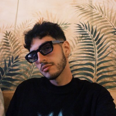 sntgsrr's profile picture. 