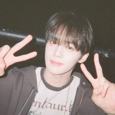 markmejuseyoo's profile picture. #MARK #GYUVIN yearner 🎧 📌✰ part time ticketing service ✰ 🦌🐯