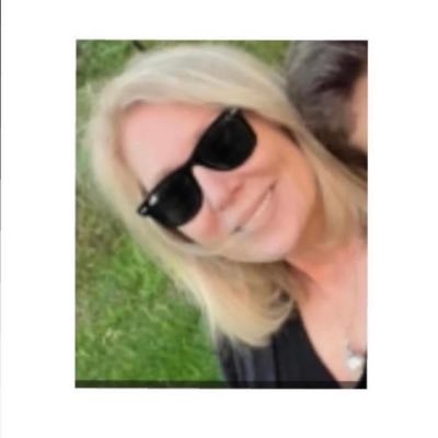 leylaaOzer's profile picture. İstanbul Üniversitesi-Edebiyat Fakültesi Türkoloji 🇹🇷Türk Dili ve Edebiyatı Öğretmeni,anne💕