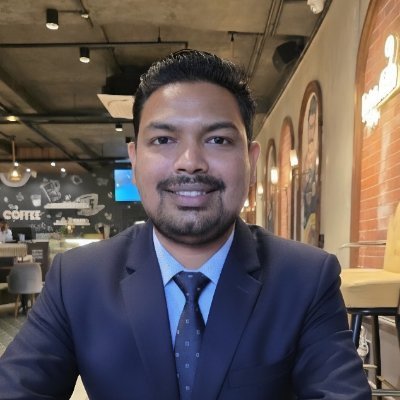 iniharrout's profile picture. Founder & CEO @Creuto | I help founders build Tech products, brands & roadmaps that scale from Day 1.