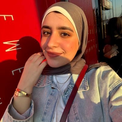 Fairuz20_'s profile picture. بنوتة قرفانة الحياة😔🎀'