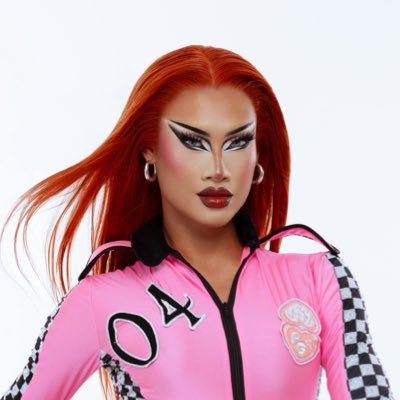AuroraMatrix's profile picture. 🇨🇦 Runner-Up @canadasdragrace Season 4 🏁 🐦‍🔥 Phoenix Queen of the Nation 🐉 龍的傳人 Descendent of the Dragon 🔥 BOOKINGS: booking@auroramatrix.com