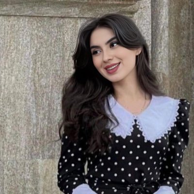 ismimtaravat's profile picture. دانشجوي حقوق⚖️/!?trust?trust who/معلم زبان بچه های زیر ۱۰ سال💅🏻