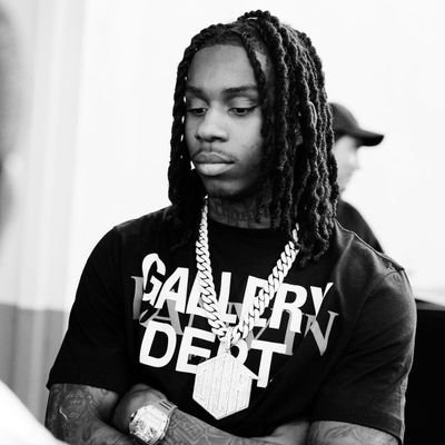 wizzyella's profile picture. i don't even need to say anything