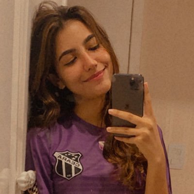 lilylovesyogurt's profile picture. advogada enquanto é o jeito, pós-graduanda e aprendiz de concurseira. fluente em abobrinha e sócia-sofredora do ceará sporting club.
