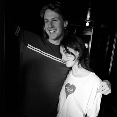 kassfaultline's profile picture. crawl into my open jaw