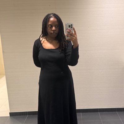 rachellacroixs's profile picture. 