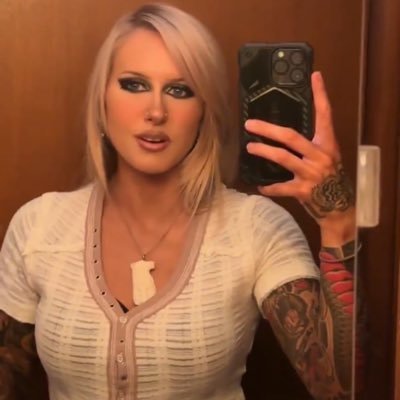 Xjalexis8's profile picture. 