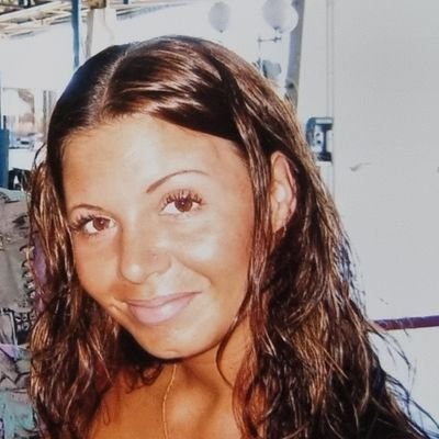 Divine_Witch_V's profile picture. 𓋹 Leef puur, liefdevol en écht! ❤️✨️ Tégen kunstmatige straling, vóór verbinding & kracht! Samen licht verspreiden? ✨️ #energie #liefde