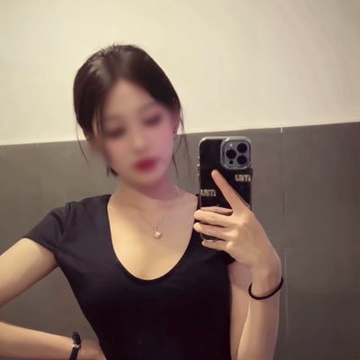 lzz45699's profile picture. 老公@LYD12300。我就来看看