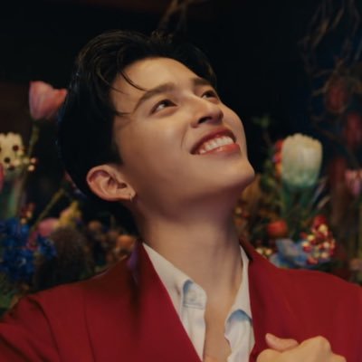 zzkirappw's profile picture. รักปภวไม่เจ็บเลยสักวัน🥹🤏🏻 —ชอบเห็นรอยยิ้มของทั้งคู่🫶🏻 🐻 @ppnaravit 🐼 @phuwintang 🎧 🧸 🛋️ 🌷⭐️ 💘♡ #PondPhuwin ♡‧₊ 🧡🤍