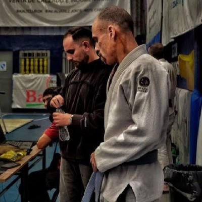 RobertoAlv5679's profile picture. Cuervo Jiujitero y Bolchevique