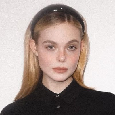 heavenstoodup's profile picture. fat and wearing jeans