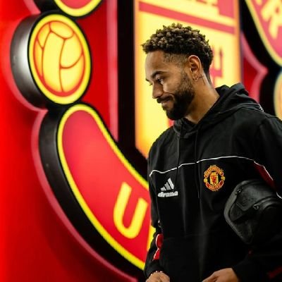 GiranRP's profile picture. Nigerian Barber💈& Man Utd Dié-Hard  | Quick fades, match reactions & hustle tips | DM for cuts| #MUFC ❤️⚽