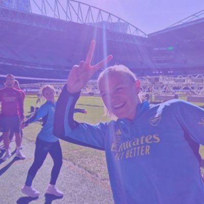 chloewoso's profile picture. less yapping, more liking