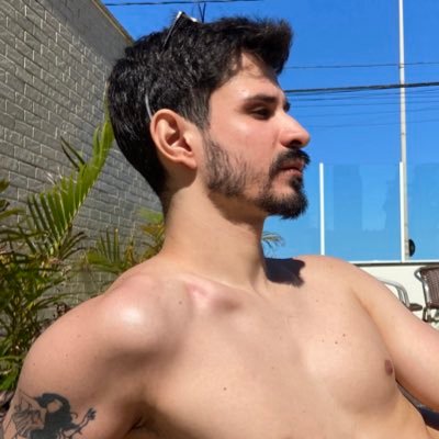 gabrielcaetite's profile picture. hello, lover.