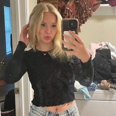 yourrownermack's profile picture. faceless findomme || size 7 feet || lover of video games, craft, nature,and bullying men|| £30 tribute via cash app, PayPal, Bitcoin|| findom and feet content