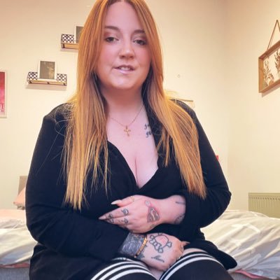 spicytiktokging's profile picture. 𝒢𝒾𝓋𝒾𝓃𝑔 𝓎𝑜𝓊 𝒶 𝓇𝑒𝒶𝓈𝑜𝓃 𝓉𝑜 𝓋𝒾𝓈𝒾𝓉 𝒮𝒸𝑜𝓉𝓁𝒶𝓃𝒹 🏴󠁧󠁢󠁳󠁣󠁴󠁿 Yes.. I make porn! Personal page = @girlbehindspice