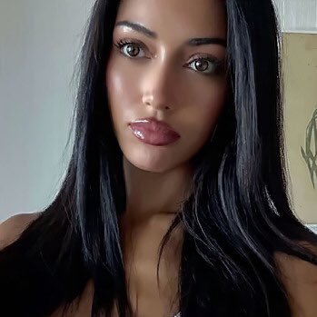 blondlew's profile picture. all-american bitch