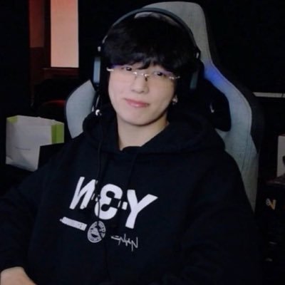 luvrosie97's profile picture. Jungkook always first rest can go to hell ✨